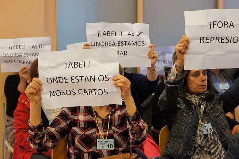 2016 05 30 ProtestaRegulamentoPlenoVigo12.JPG